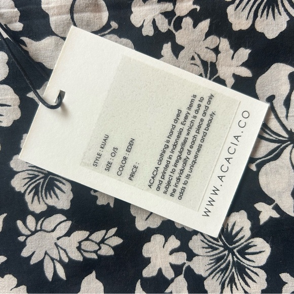 Acacia Swimwear Black and Cream Floral Sarong - Picture 2 of 3